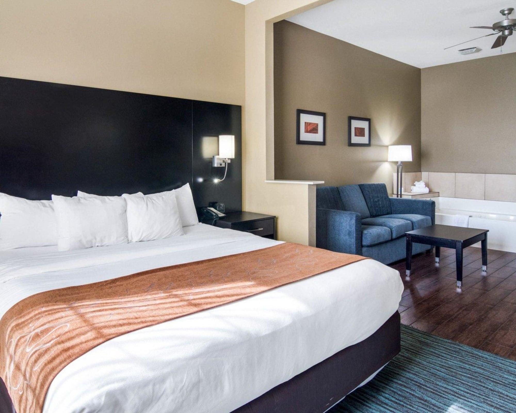 Comfort Suites Одесса Экстерьер фото