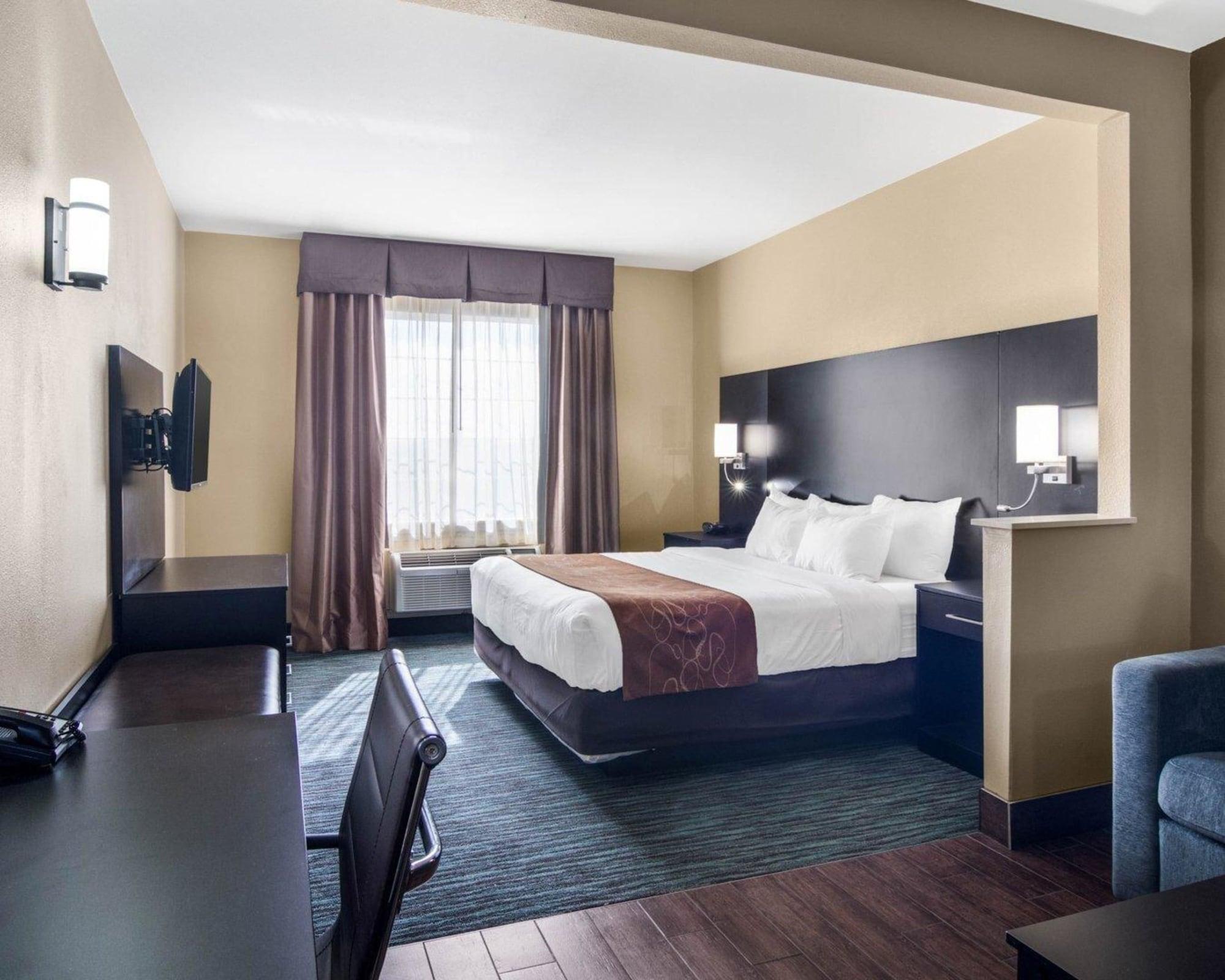 Comfort Suites Одесса Экстерьер фото