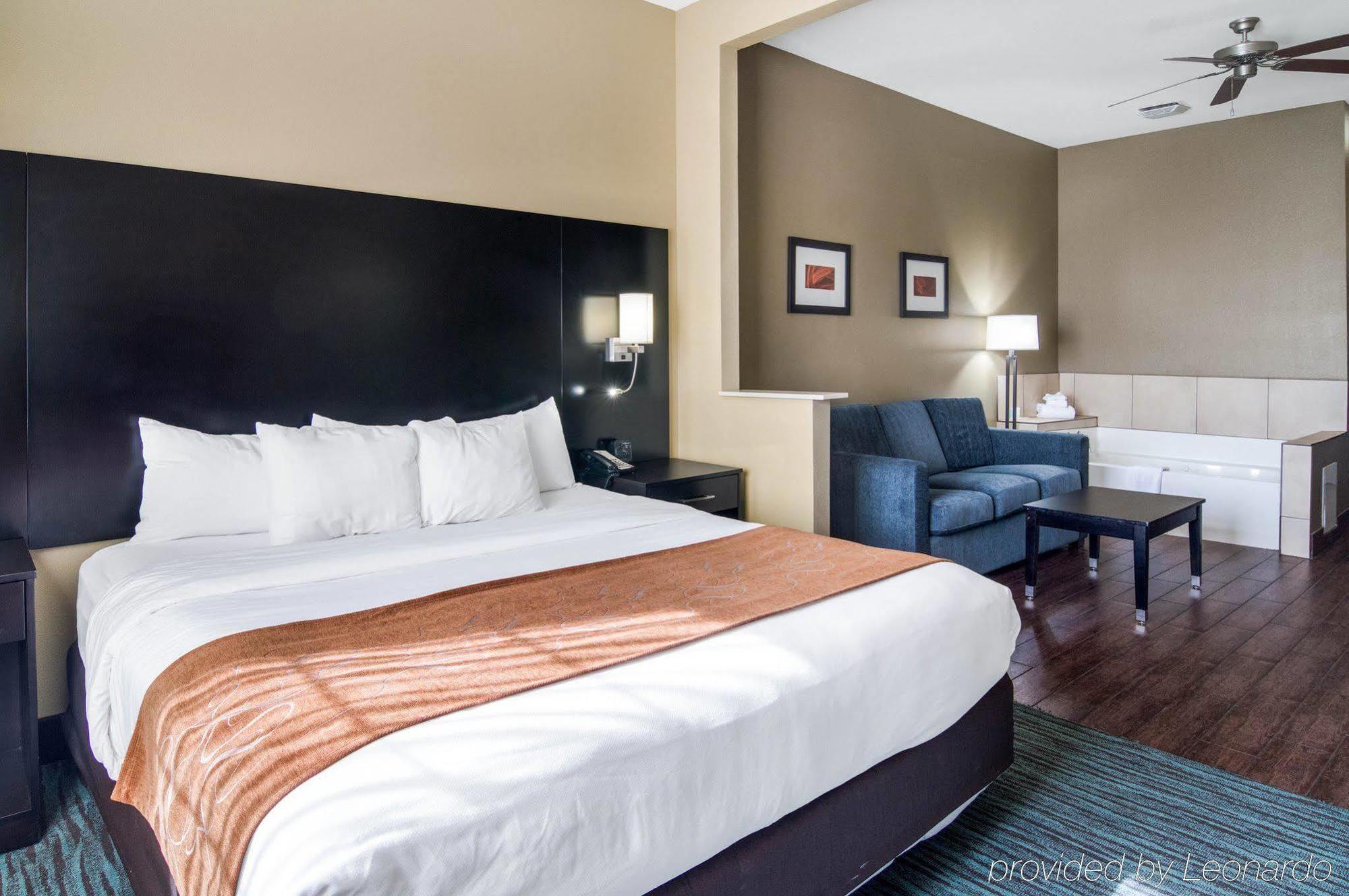 Comfort Suites Одесса Экстерьер фото