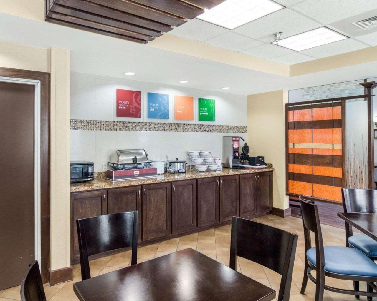 Comfort Suites Одесса Экстерьер фото