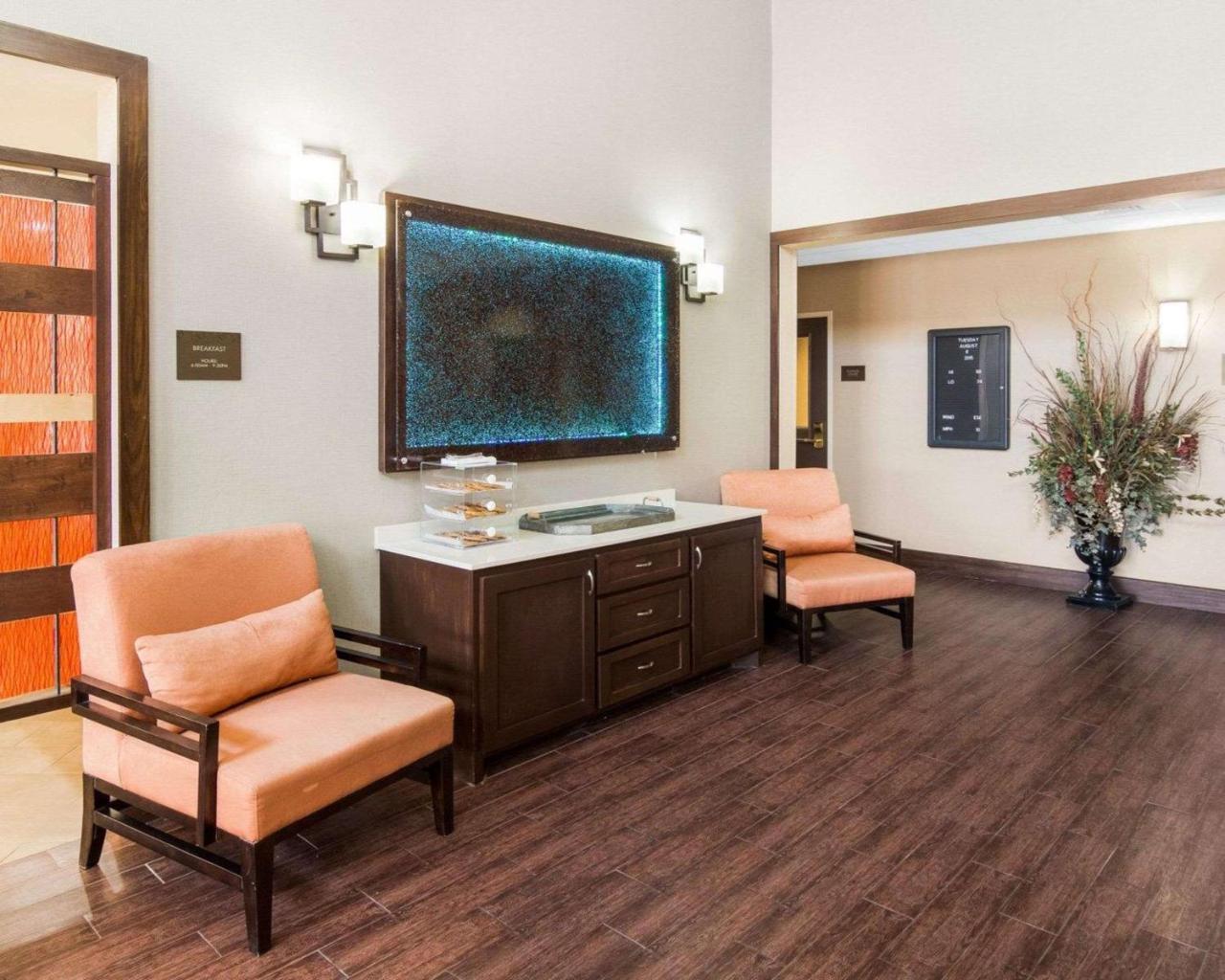 Comfort Suites Одесса Экстерьер фото