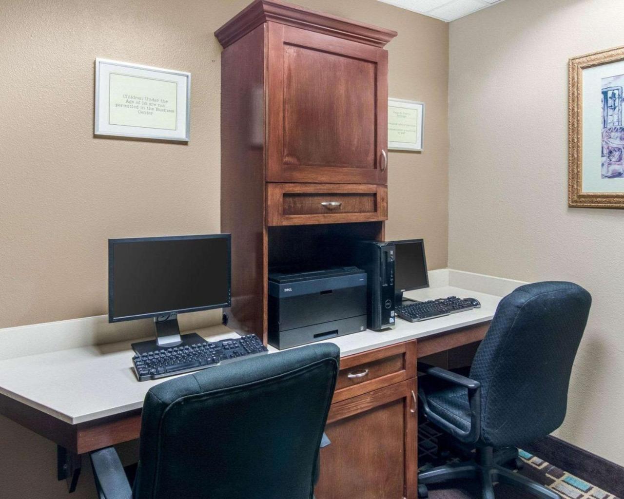 Comfort Suites Одесса Экстерьер фото