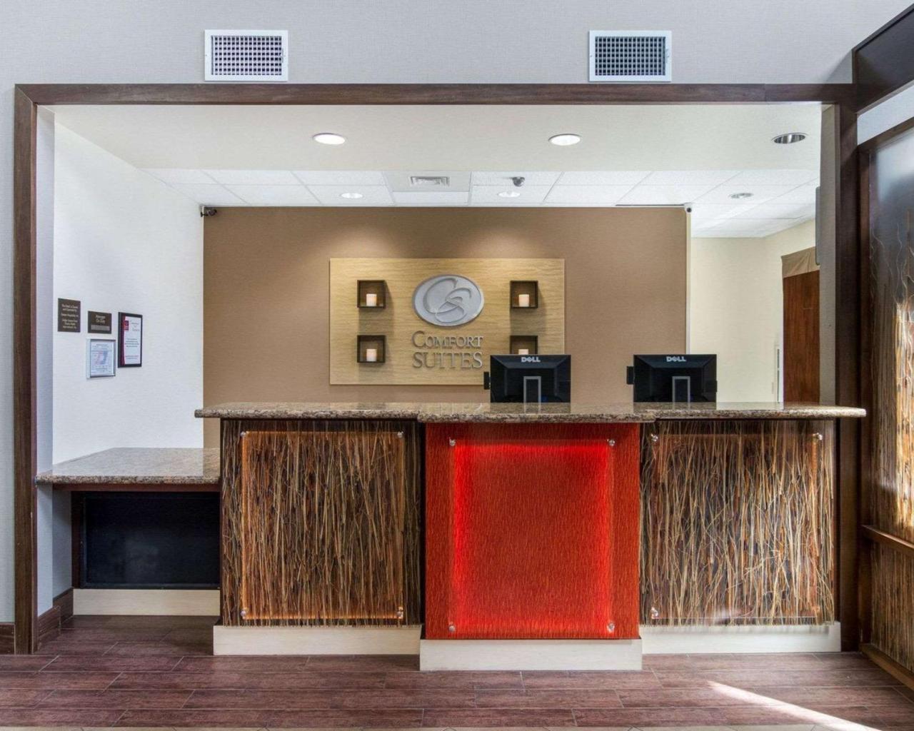 Comfort Suites Одесса Экстерьер фото