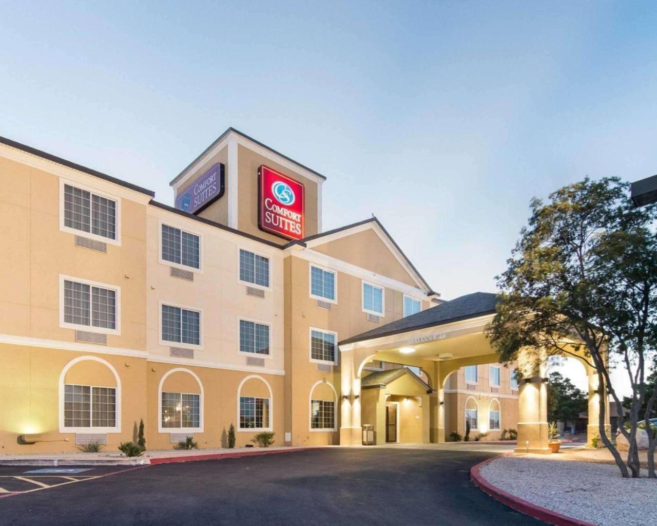 Comfort Suites Одесса Экстерьер фото